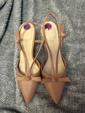 Nine West Tan Pointed Slingback Heels with Bow Accent